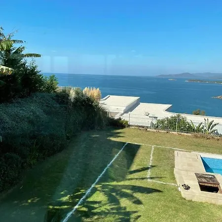 Ultra Luxury Villa With Private Jacuzzy And Beach/Oms וילה