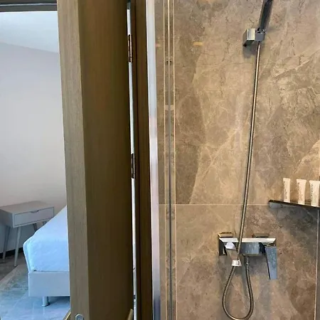 Ultra Luxury Villa With Private Jacuzzy And Beach/Oms