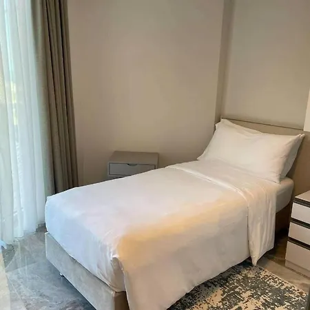 Ultra Luxury Villa With Private Jacuzzy And Beach/Oms 빌라
